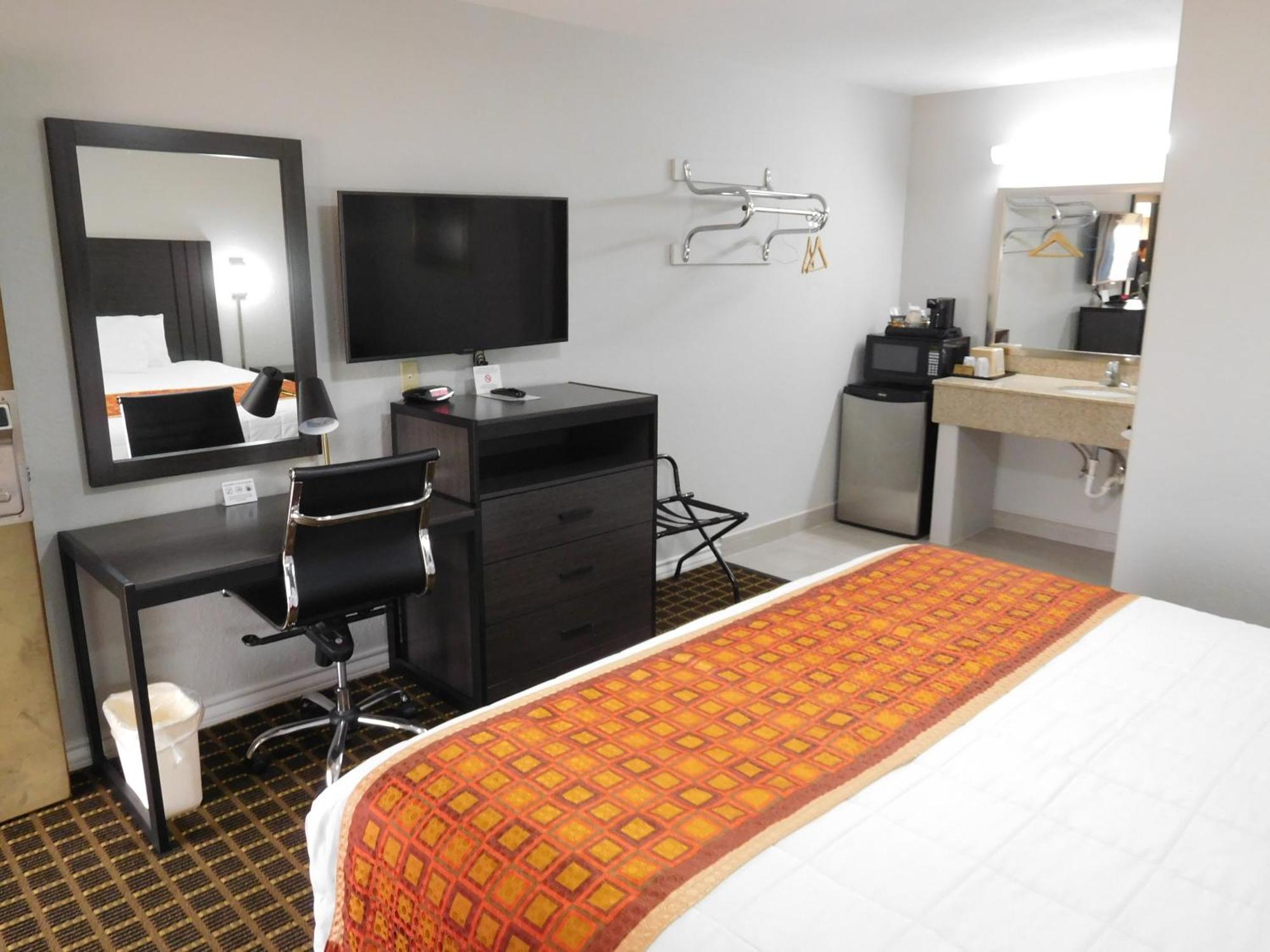 Deluxe Inn Stamford エクステリア 写真