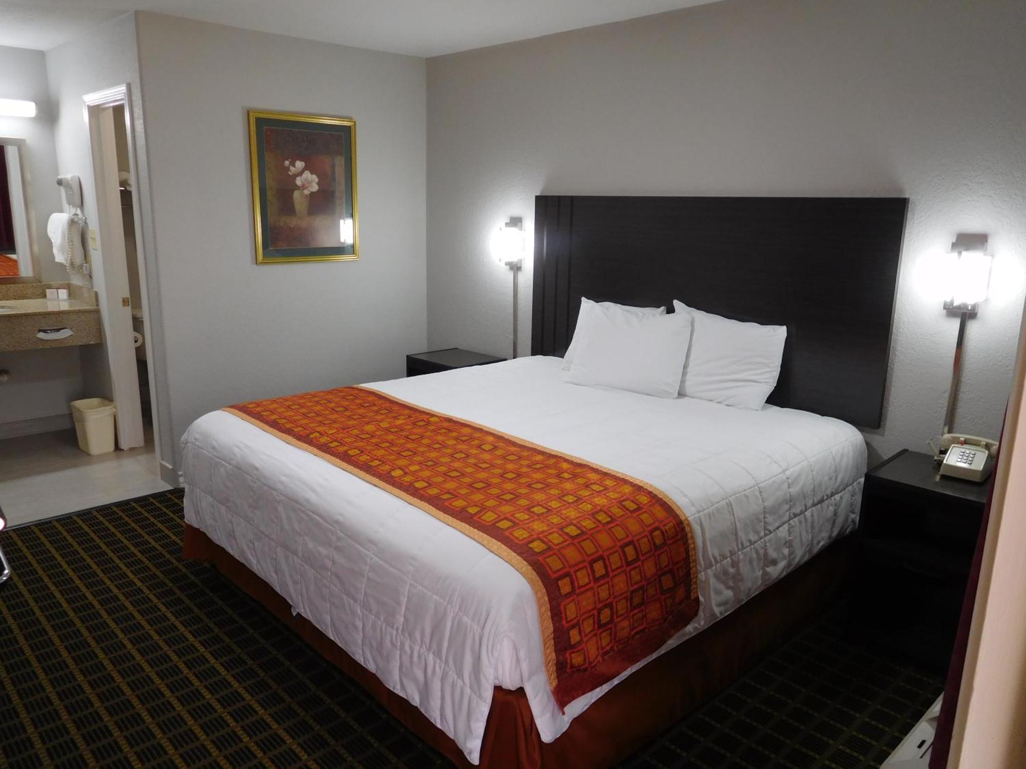 Deluxe Inn Stamford エクステリア 写真